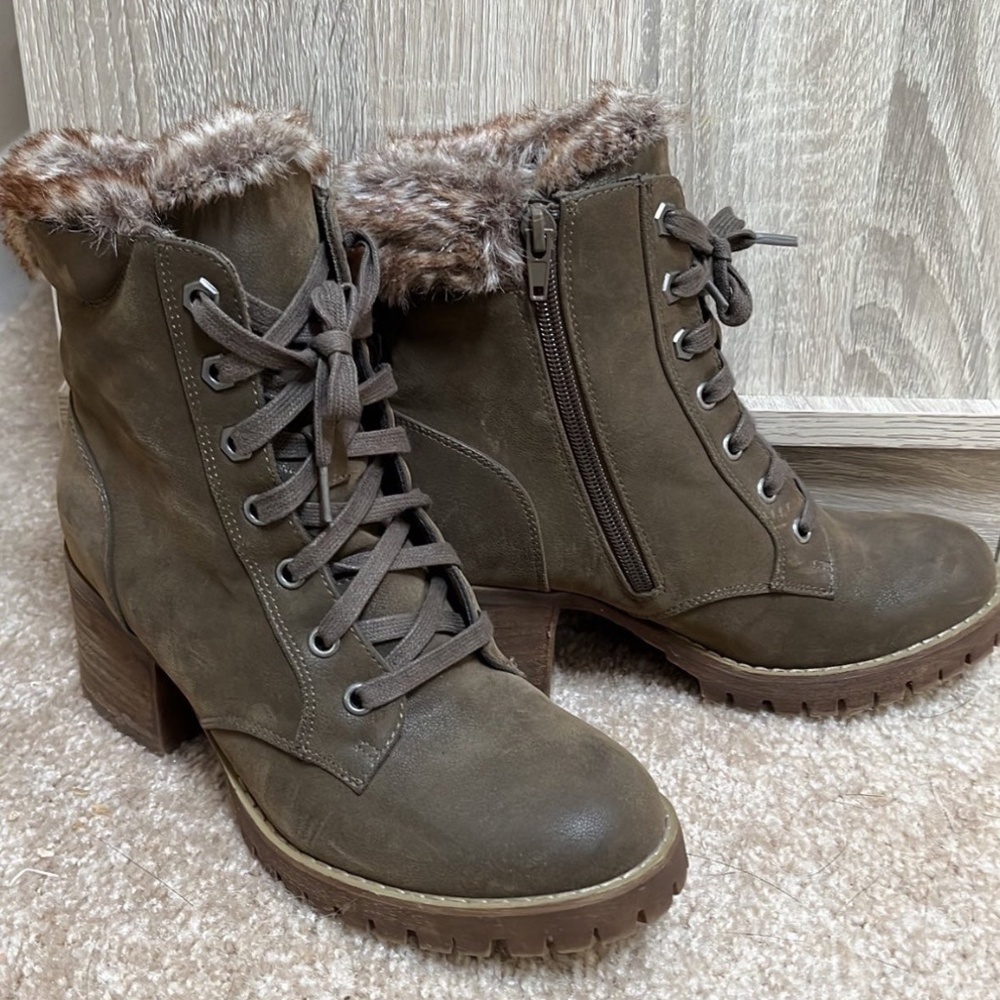 Steve Madden Comfort Booties Size 8